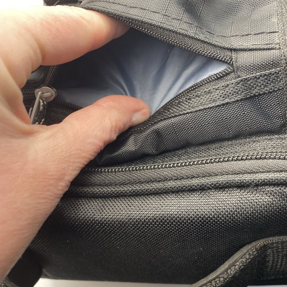 Samsonite Camera Bag Padded Small DSLR Point n Shoot Pockets Strap Black - Picture 7 of 10
